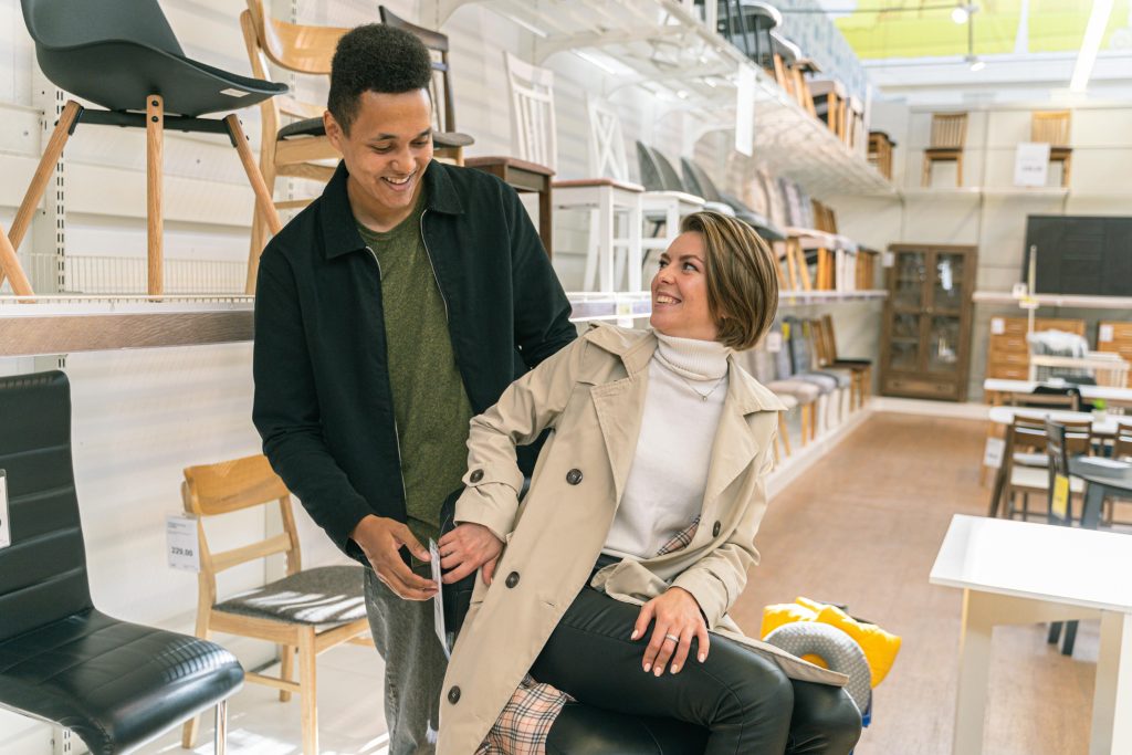 NEW SURVEY: PRICE TOPS REASONS FOR BUYING SECOND-HAND FURNITURE, FOLLOWED BY SUSTAINABILITY
